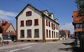 The town hall in Leutenheim