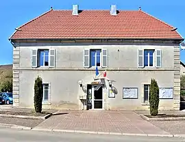 The town hall in Vaire-Arcier