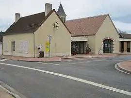 The town hall in Saint-Loup-des-Chaumes