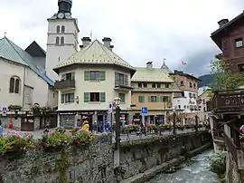 Town centre with Église Saint-Jean-Baptiste