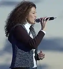 Rita Coolidge performing at an outdoor concert in Seattle in September 2002.