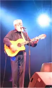 Ronnie Drew in 2004.