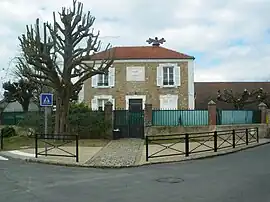 The town hall in Saint-Jean-de-Beauregard