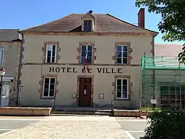 The town hall in Saulzais-le-Potier