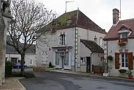 The town hall in Thénioux