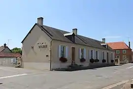 The town hall in Vernais