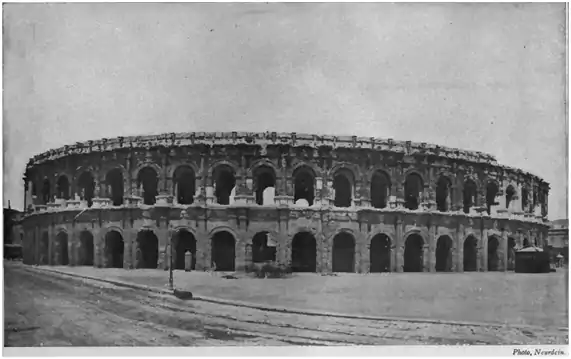 1911 Britannica - Amphitheatre at Nîmes.png