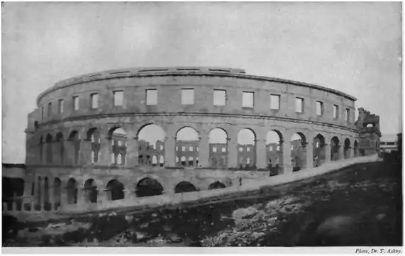 1911 Britannica - Amphitheatre at Pola.JPG