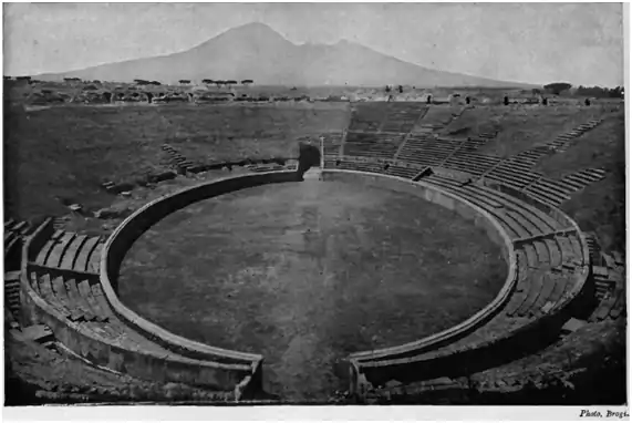 1911 Britannica - Amphitheatre at Pompeii.png