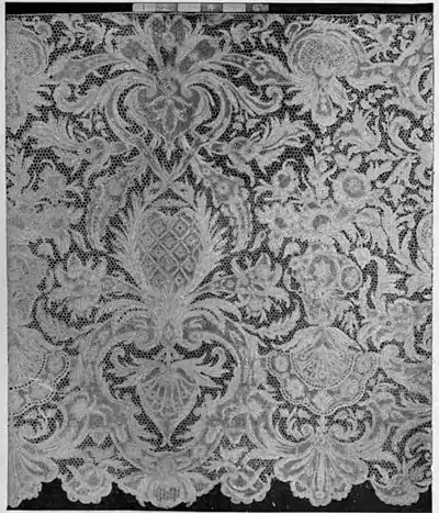 1911 Britannica - Lace 19.jpg